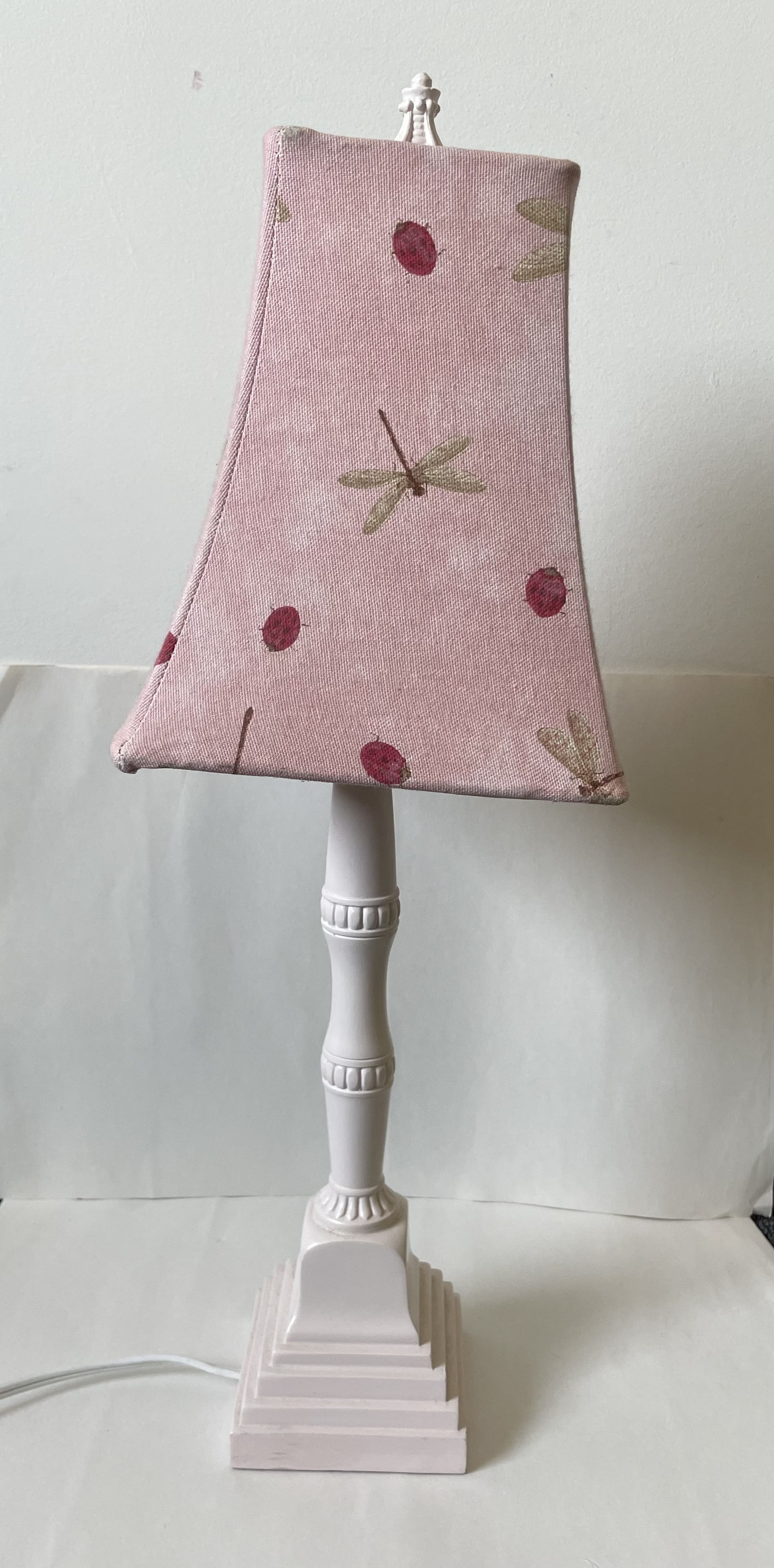 an old lamp I tried to model. I chose this as one of my more complicated objects because it has a number of different shapes and finicky bits inside the lampshade