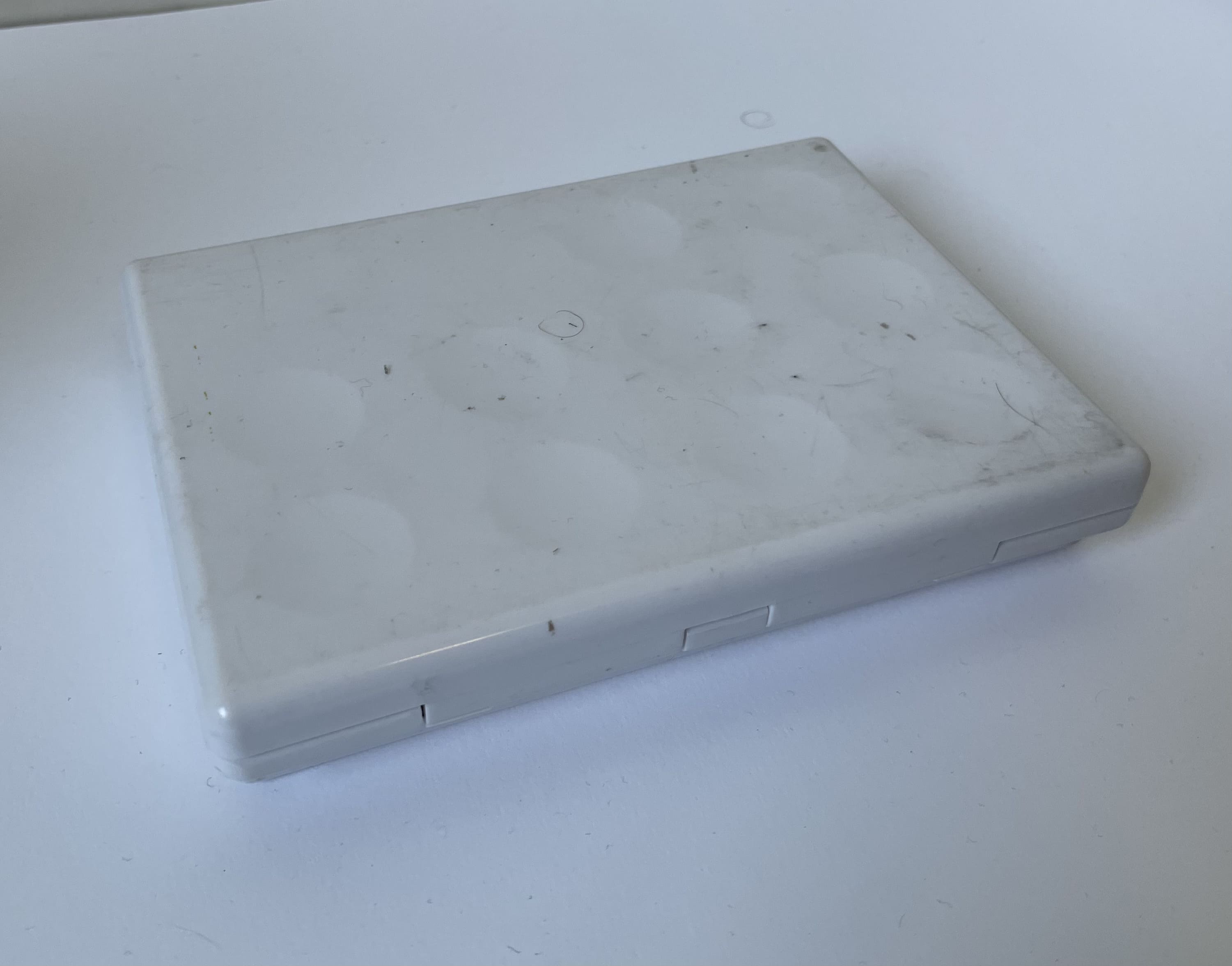 a picture of a watercolour paint pallet that i tried modeling